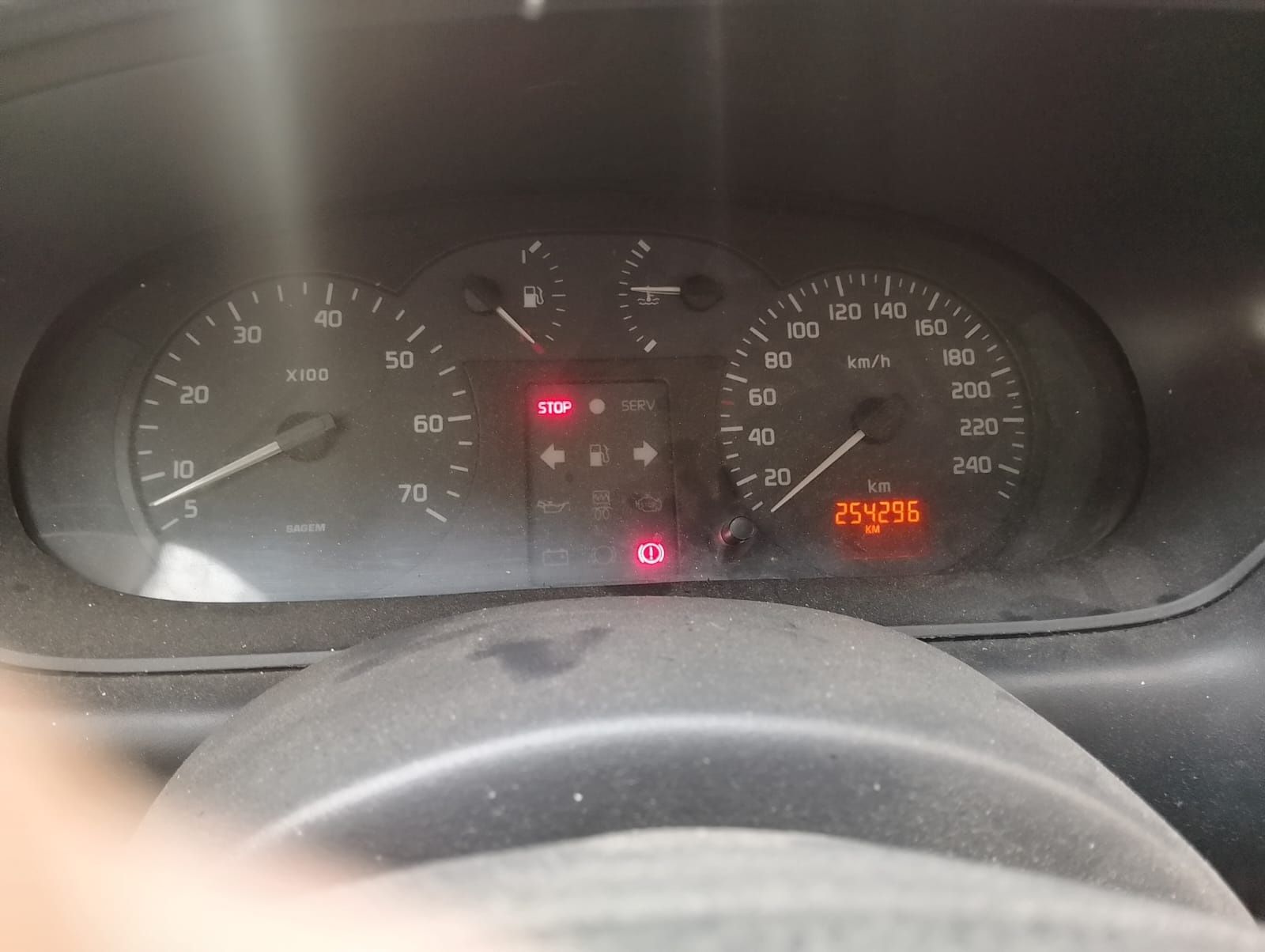 Vând Megane 1.4 benzina an 2000