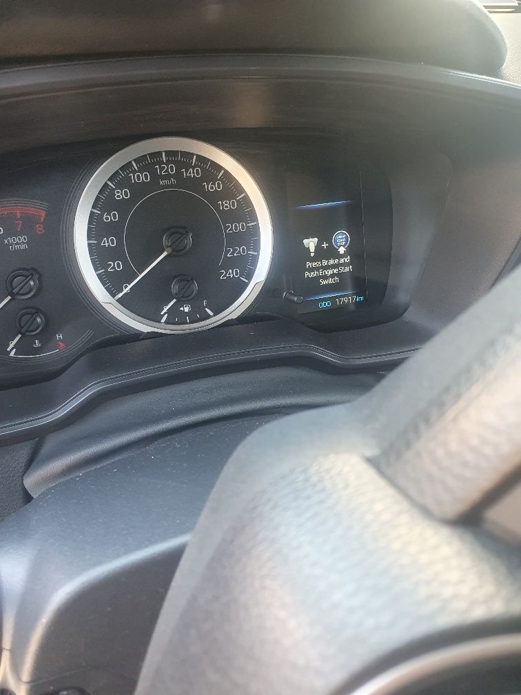 Toyota korolla yangi