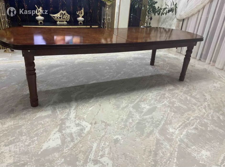 Стол в хорошем состоянии срочно