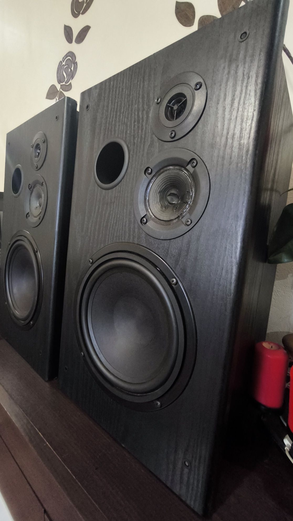 Boxe Grundig SLB1 pe 3 cai, 4 ohmi 60-100W RMS