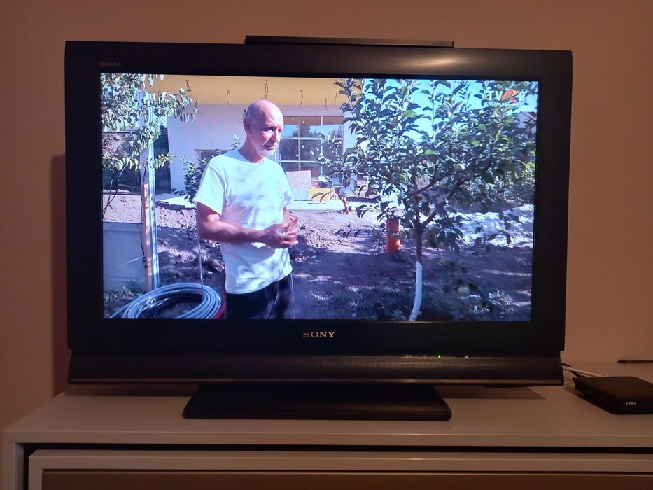 TV Sony color KDL-32L4000