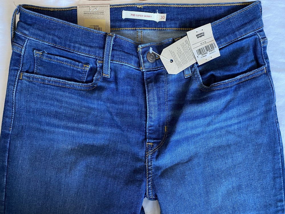 Blugi dama skinny si evazati Levis,marime 30/32 si 31/32