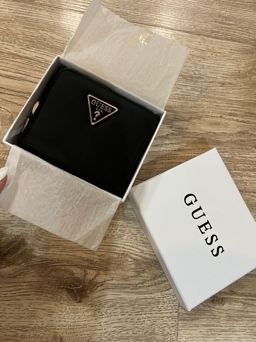 Оригинално портмоне guess