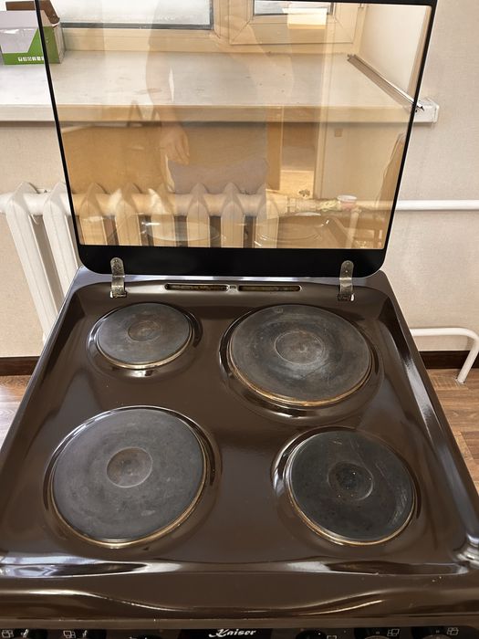 Продам электрическую плиту Kaiser
