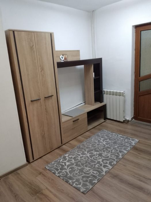 Închiriez apartament