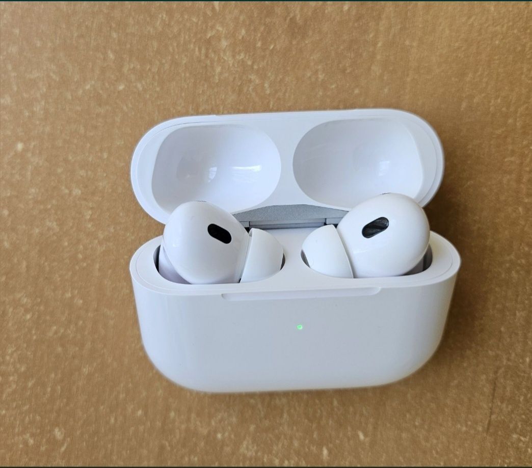 AirPods Pro 2 (2nd gen) - noi, Wireless charging, ANC, orice proba