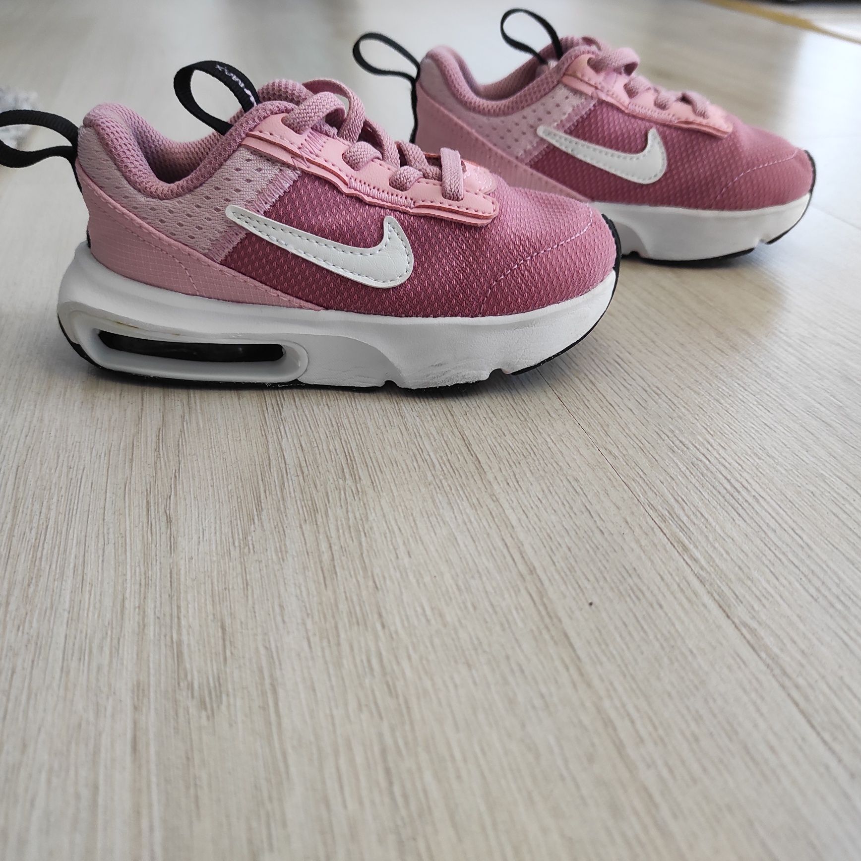 Маратонки Nike за момиче, 24 номер