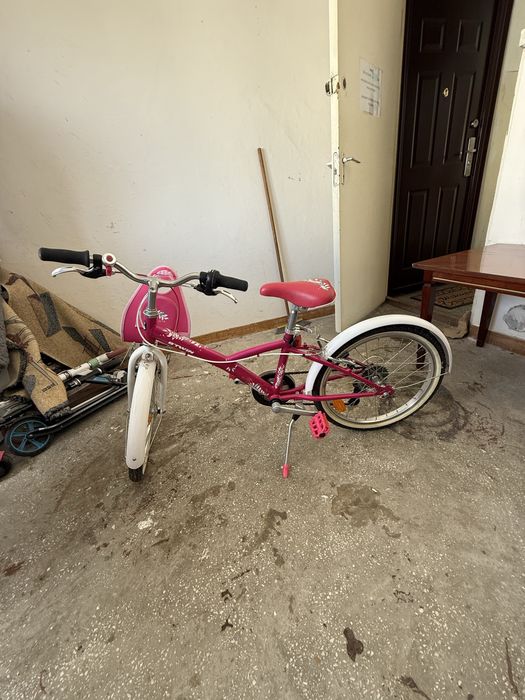 bicicleta roz.