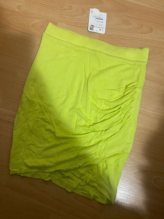 Fusta    Zara galben neon