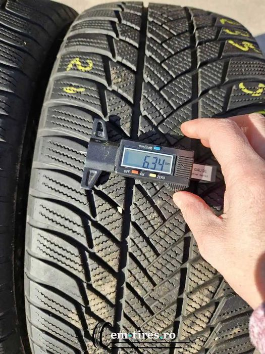 SET 2 Anvelope Iarna 235/50 R19 BRIDGESTONE Blizzak LM001 99H