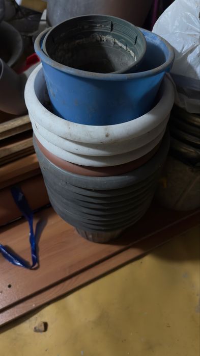 Продам горжки под цветы за все 3 тыс