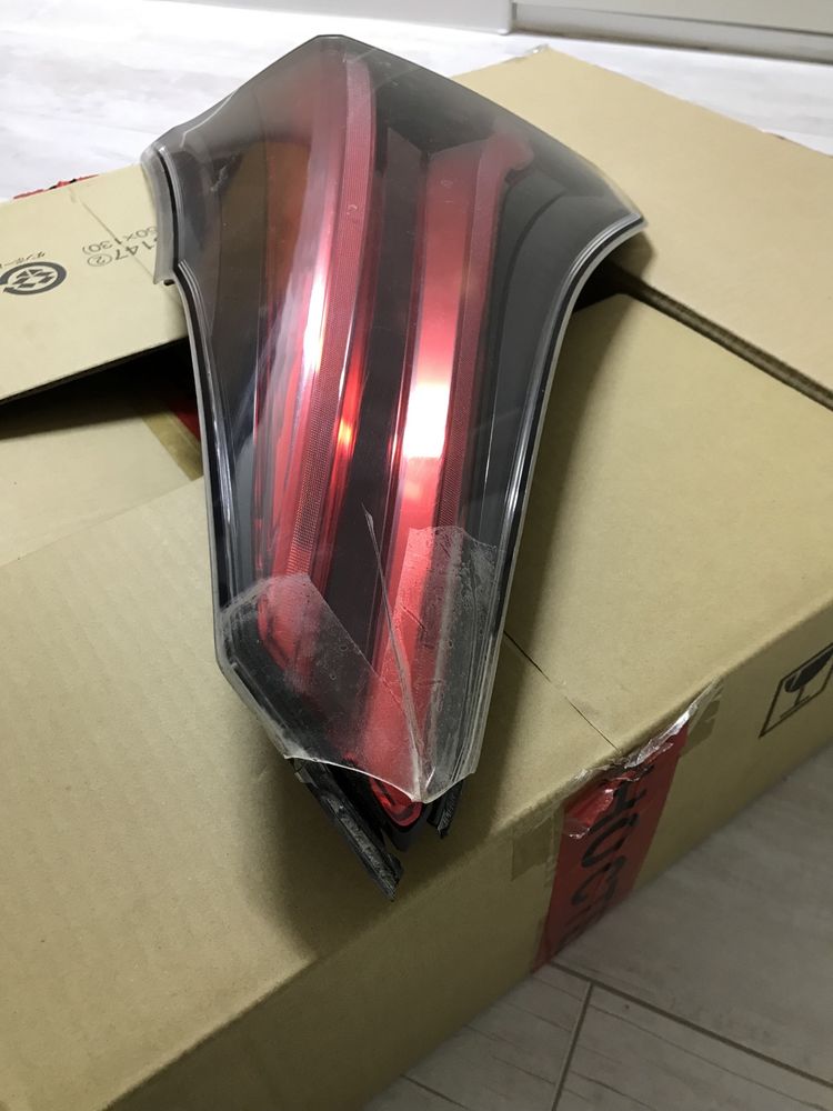 Задный фонарь от Toyota Rav4