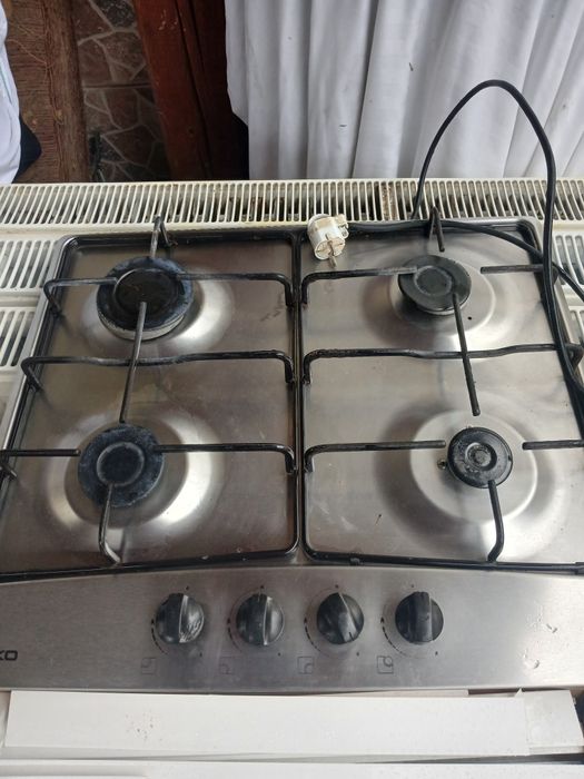 Vând cuptor și plită Beko