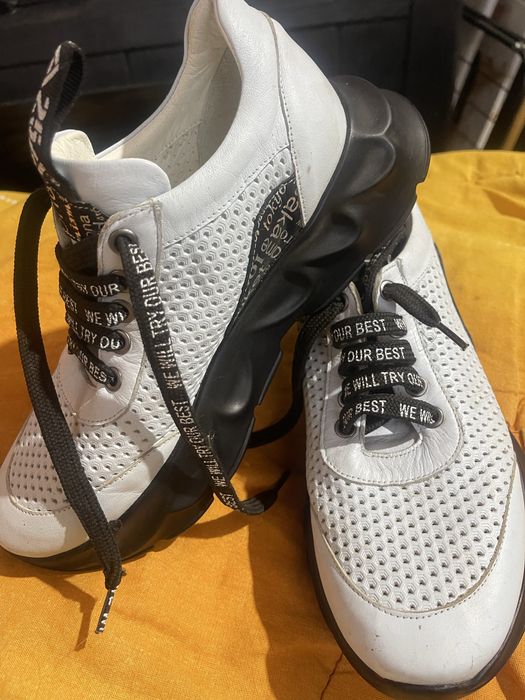 Спортно елегантни обувки