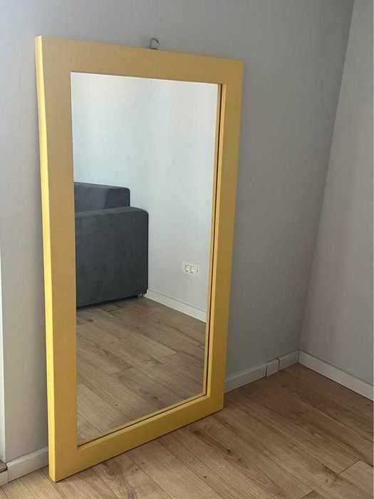 Oglinda MARE - 74x134cm - rama din lemn - galbena