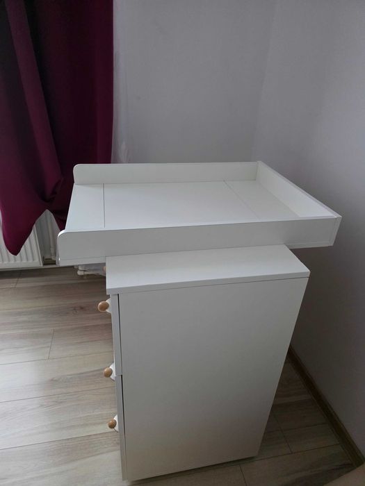 Masa infasat bebe cu sertare