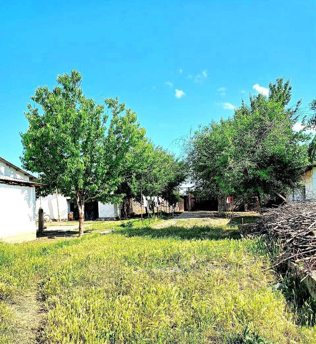 Uy sotiladi Дом продаëтся