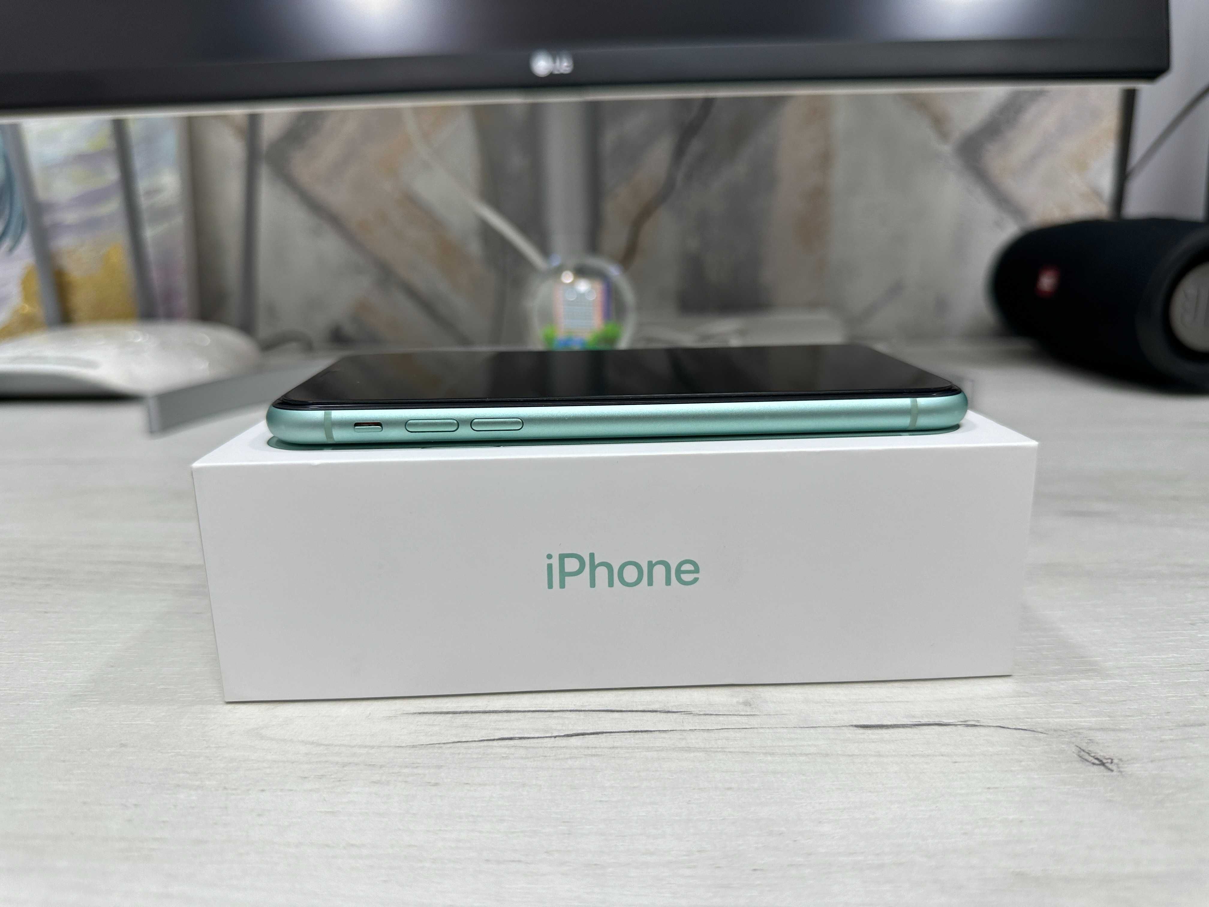 Свой iPhone 11 64GB / Green / Идеальное состояние / Полный комплект