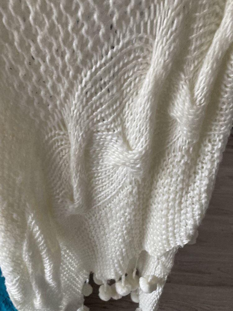 Poncho ivory impletit