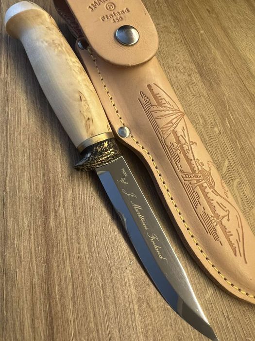 Продавам ловен нож Marttiini