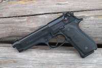 Pistol AIRSOFT Beretta M9 Full Metal MODIFICAT!!!