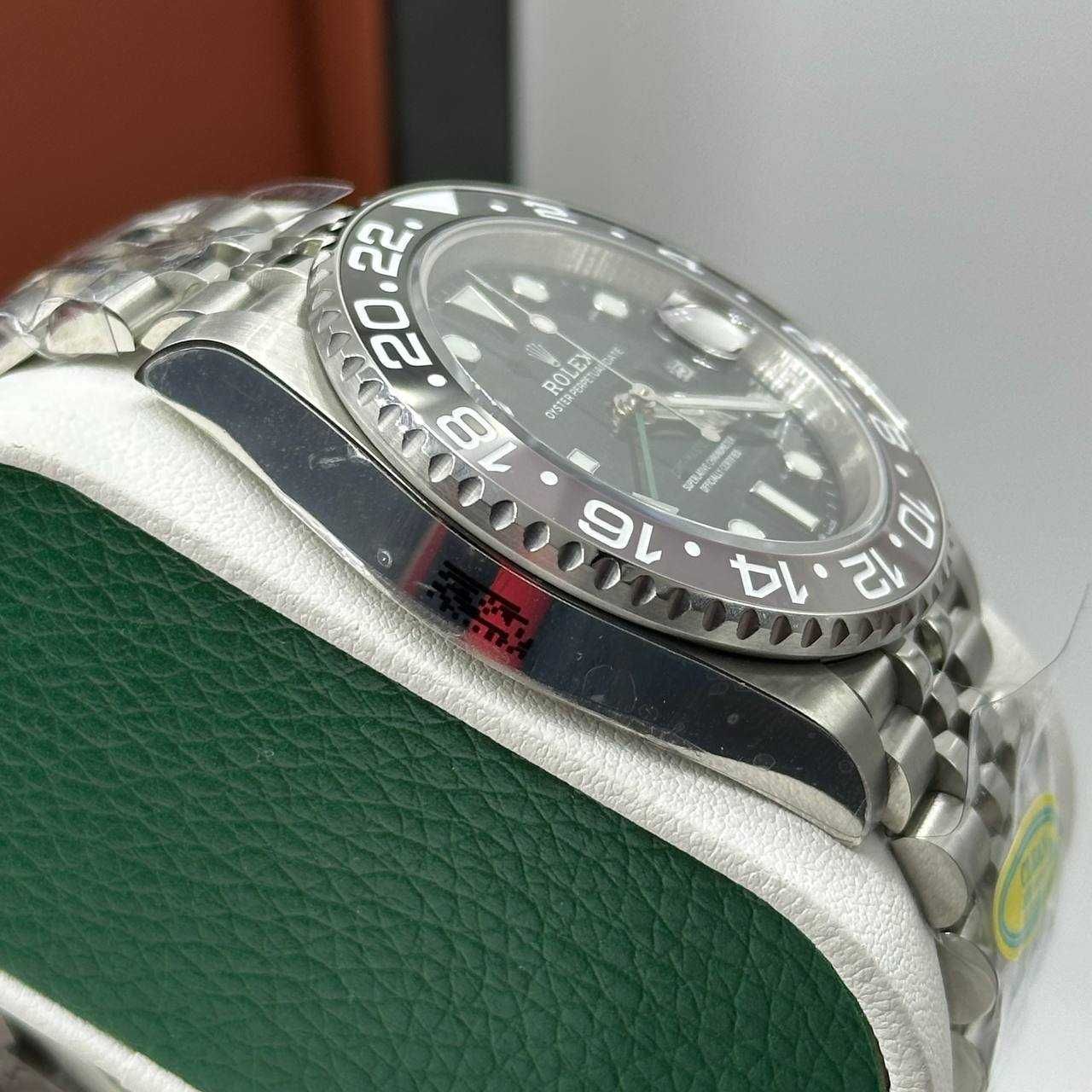 Rolex GMT-Master II 126710GRNR jubilee