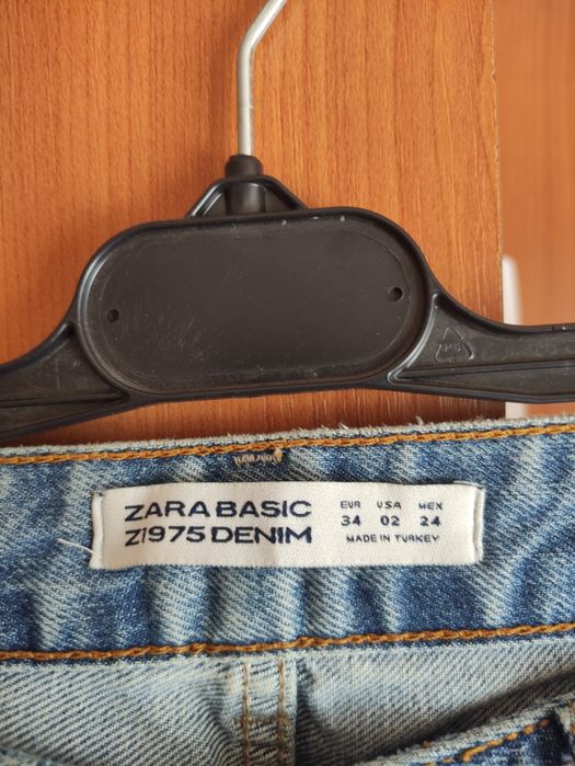 Vând blugi de dama Zara