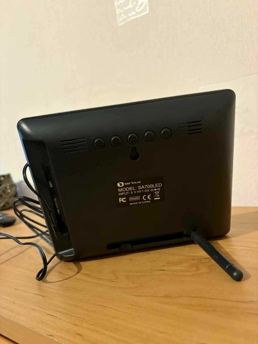 Дигитална фоторамка Serioux SmartArt SA700LED, 7", Черна