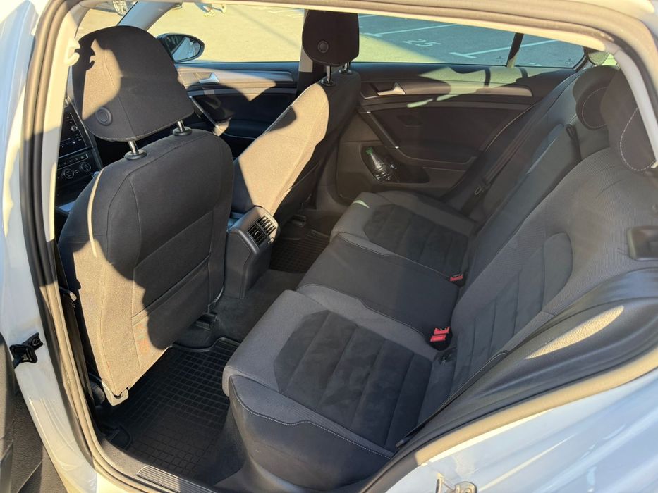 Servicii detailing interior auto la domiciliu.