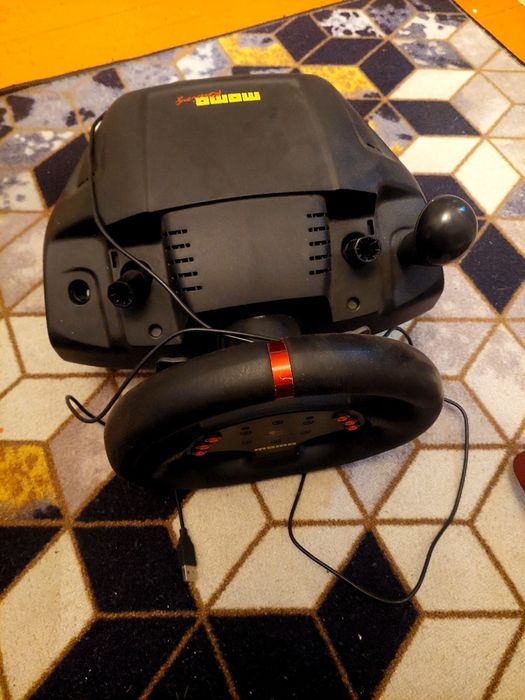 Продам игровой руль MOMO RACING