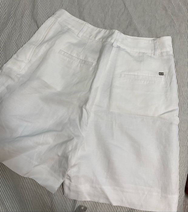 Pantaloni scurti albi dama din in Tommy H marime 36
