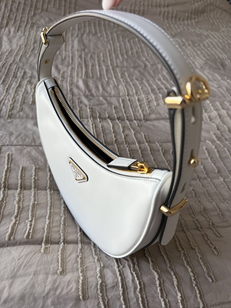 Prada Arique  Нова Оргинална чанта!