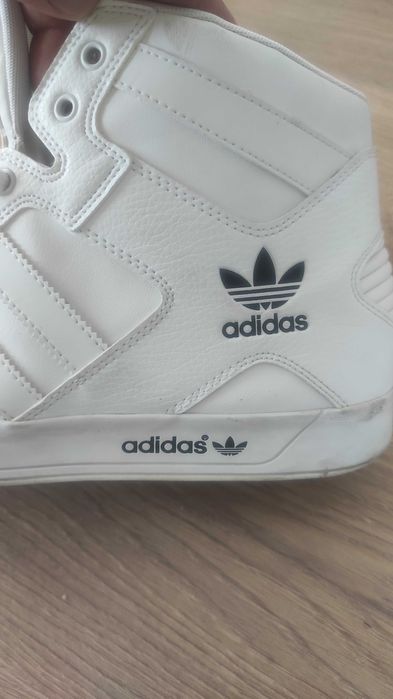 Бели кецове Adidas