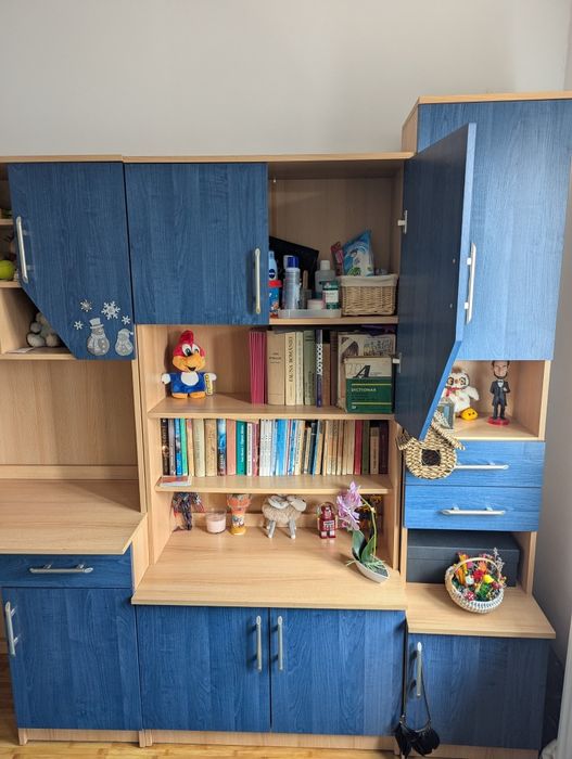 Mobilă tineret stare bună