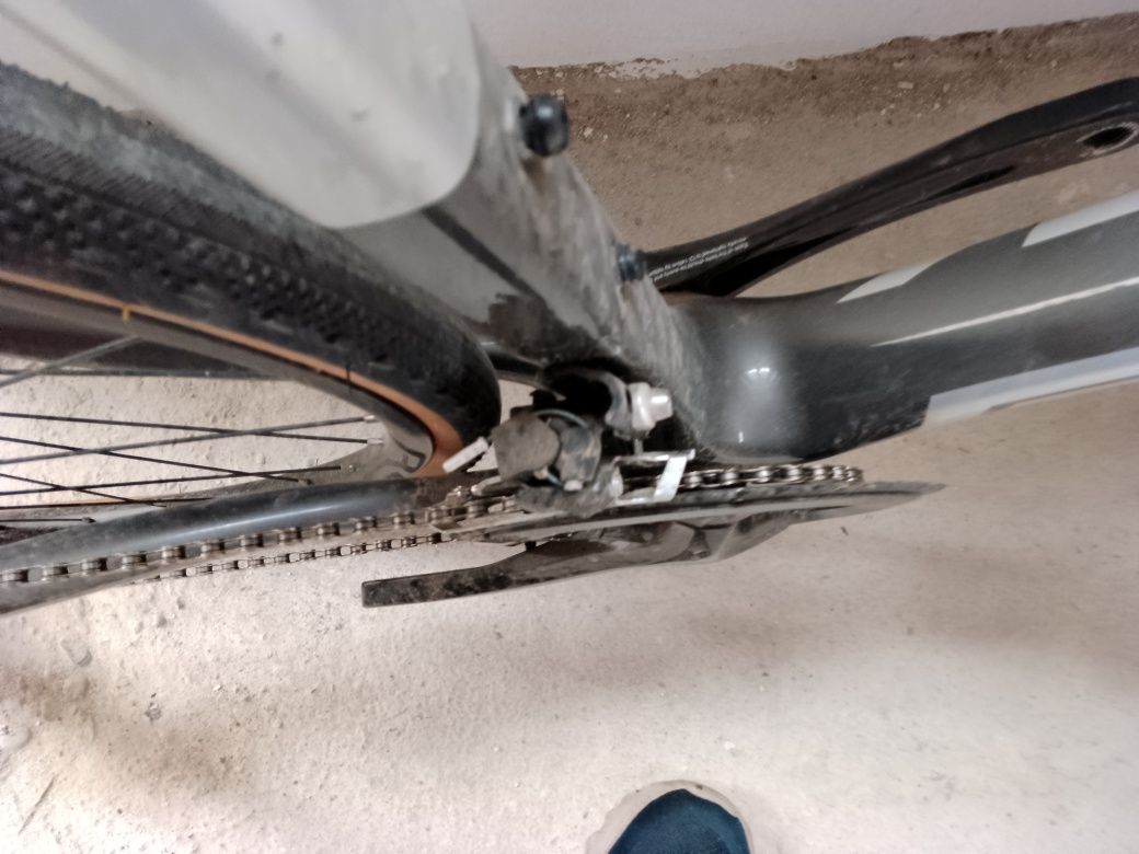 Bicicletă semicursiera fibră de carbon