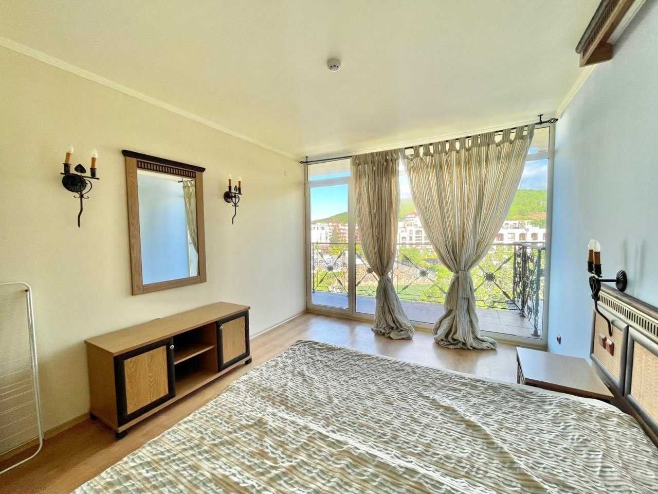 Продава се Двустаен апартамент в к.к. Елените - 64 кв.м за 704 €/кв.м - Снимка #1