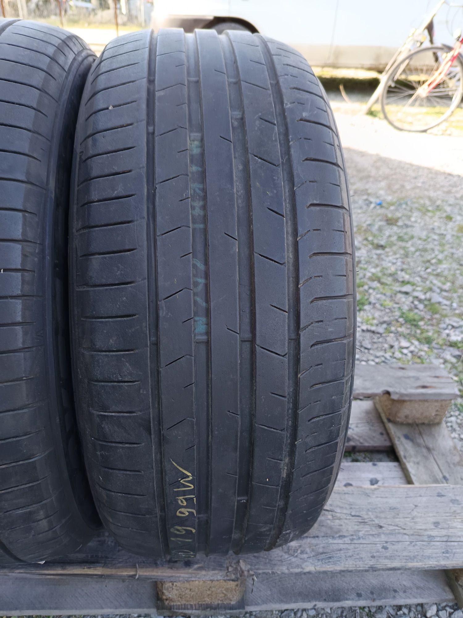 235 50 R 19 99W TOYO PROXES Sport  Дот 4818