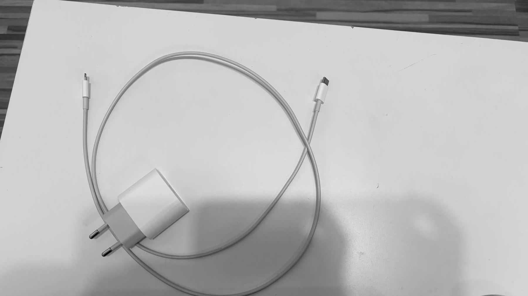 ПРОДАВАМ Iphone 13, 128 GB