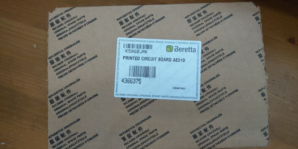 Placa electronică defecta 4366375 centrala termica Riello/Beretta