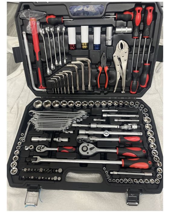 Набор инструментов 142+2 предмета в кейсе