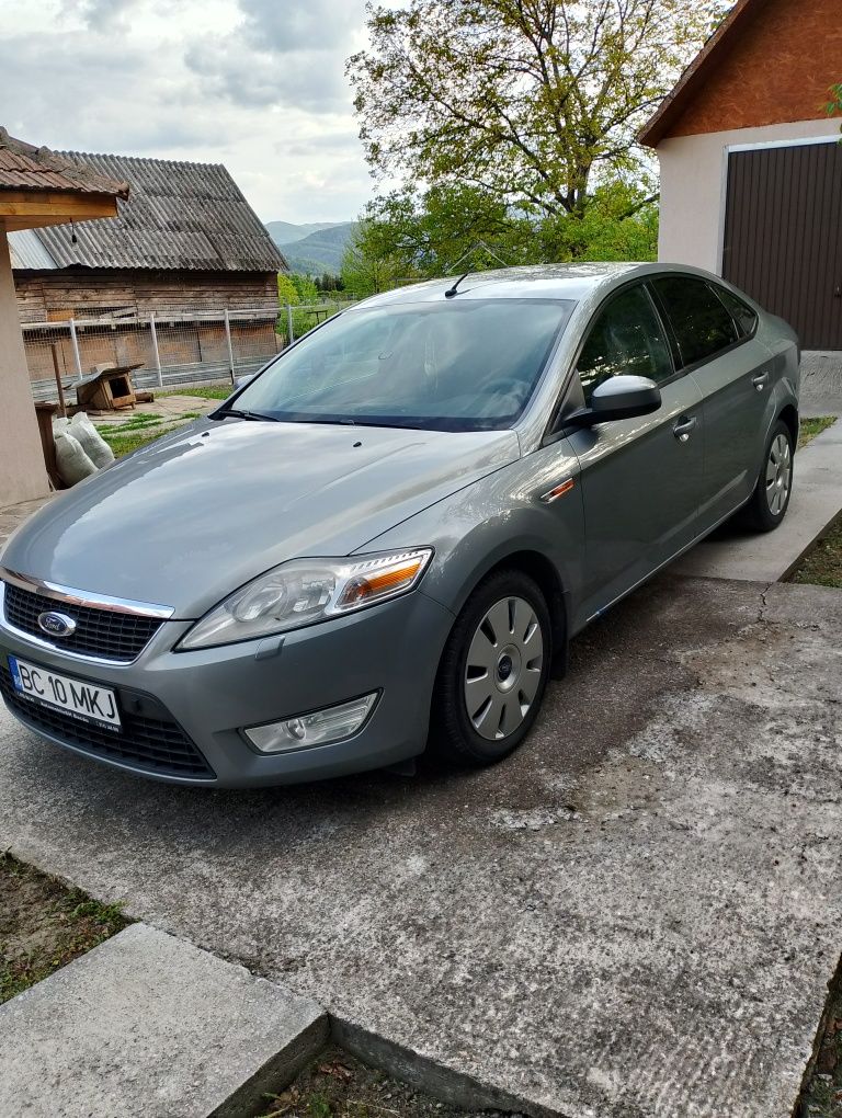 Vând Ford Mondeo