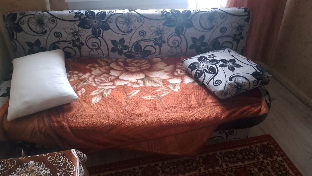 Продам диван в хорошем состоянии