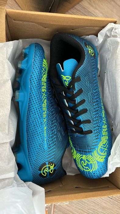 Продажа подростковых бутс