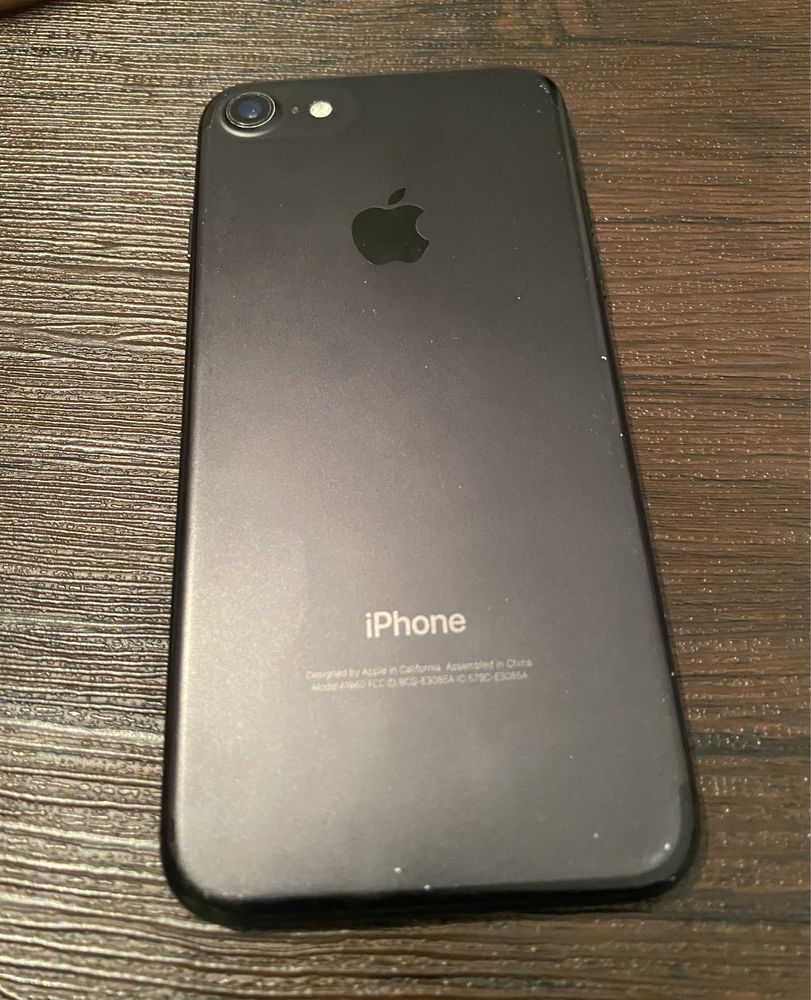 Продам I phone 7, 32 Г