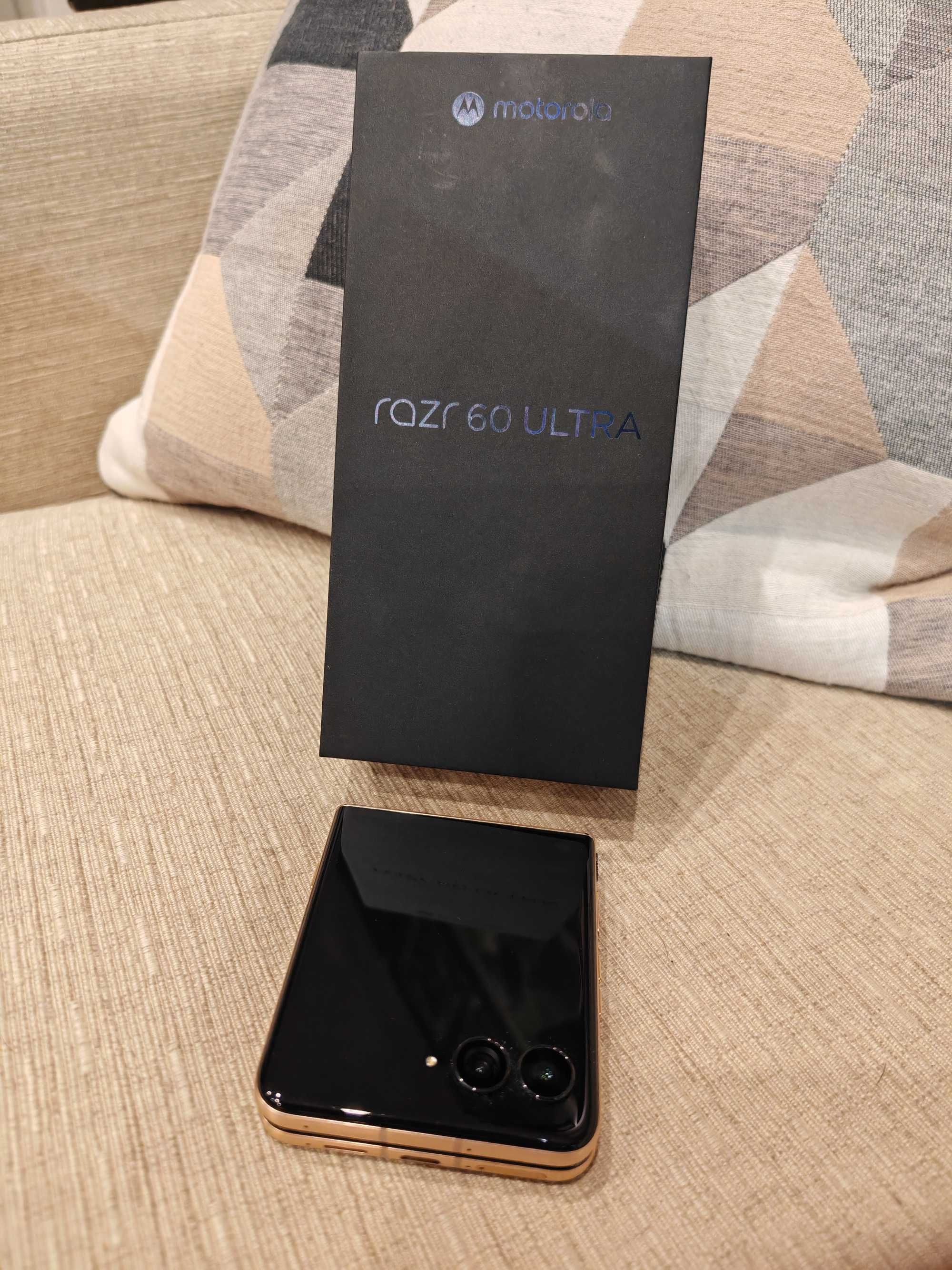 Motorola razr 60 ultra 512 GB / 16 GB - като нов