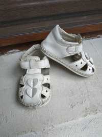 Бебешки сандали/обувки номер 18