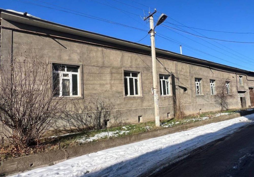 Уй катта ер майдони билан Тош.шахрида