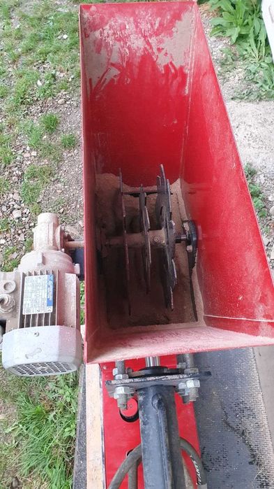 Presa brichete rumegus