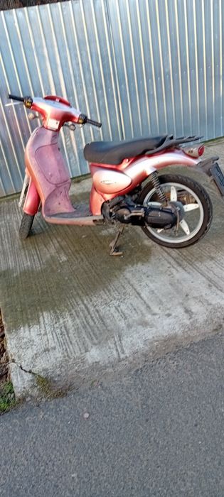 Vând scuter aprilia scarabeo 100cc !