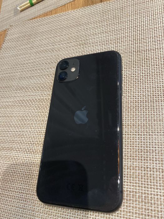 iphone 11 с каробкой и с гарантией срочно продается